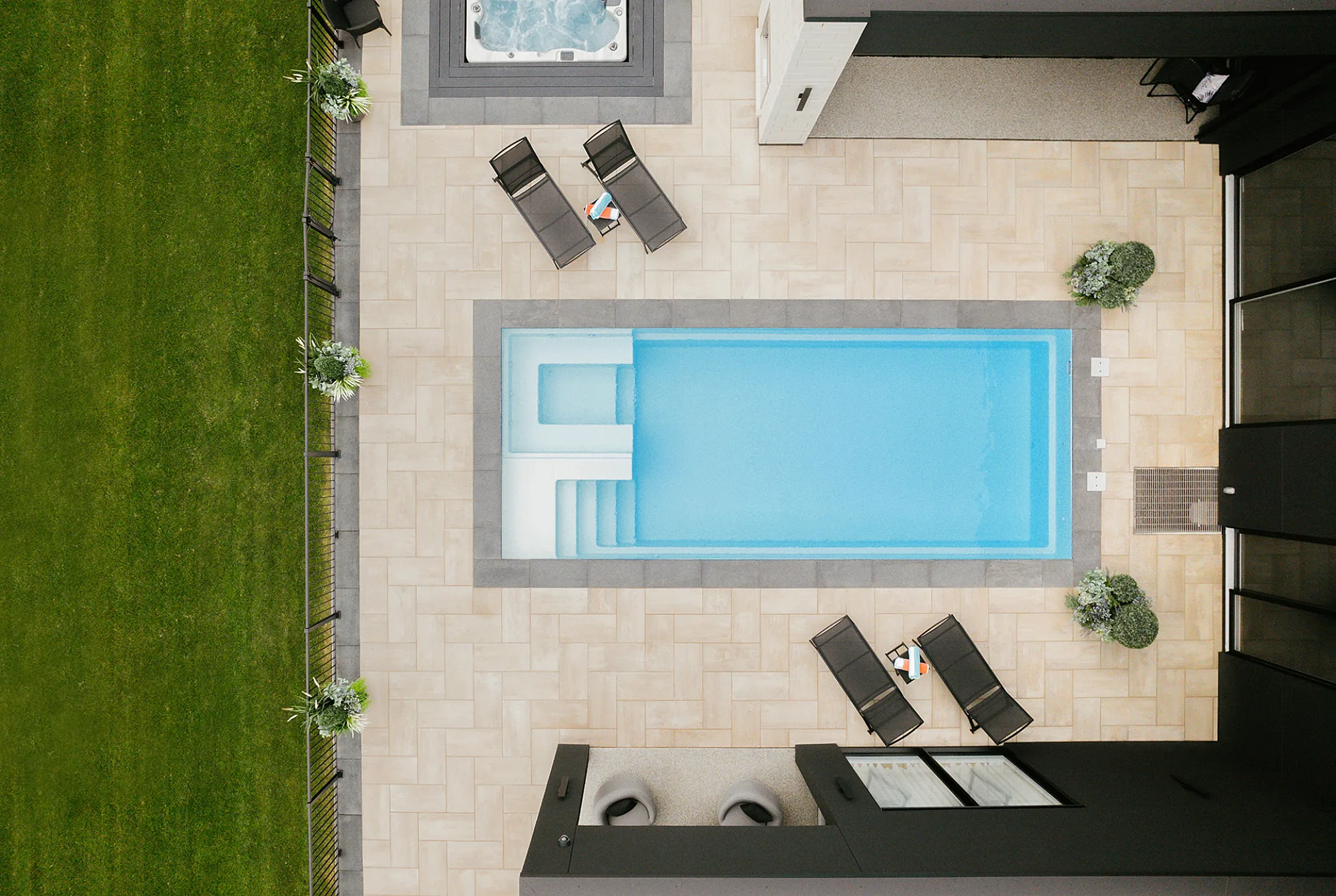 Trouvez lemplacement ideal pour votre piscine tips on finding the ideal placement for your inground pool scaled