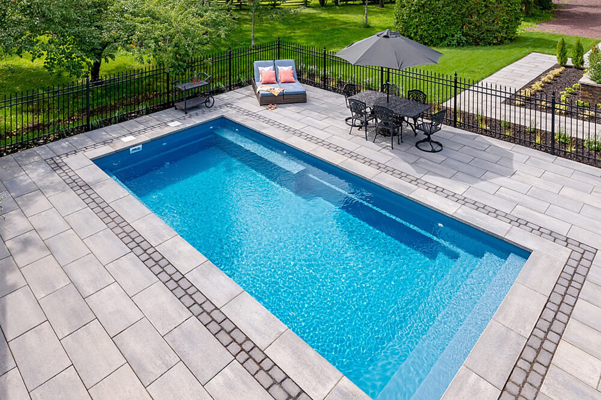 Azoria comparison between fiberglass pools and vinyl pools